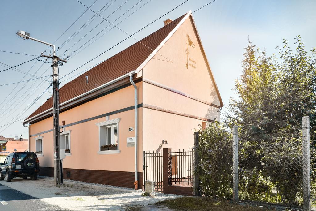 Madárlátta Vendégház Fertőrákos Extérieur photo